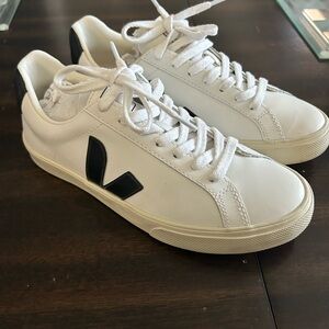 Veja Esplar Women’s 6 Brand New